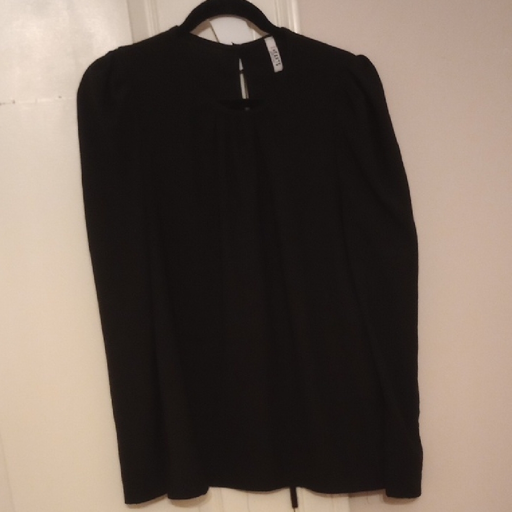 2Hearts Elegant Black Women's Top with pearl button in back